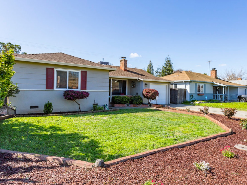2036 Delma Way