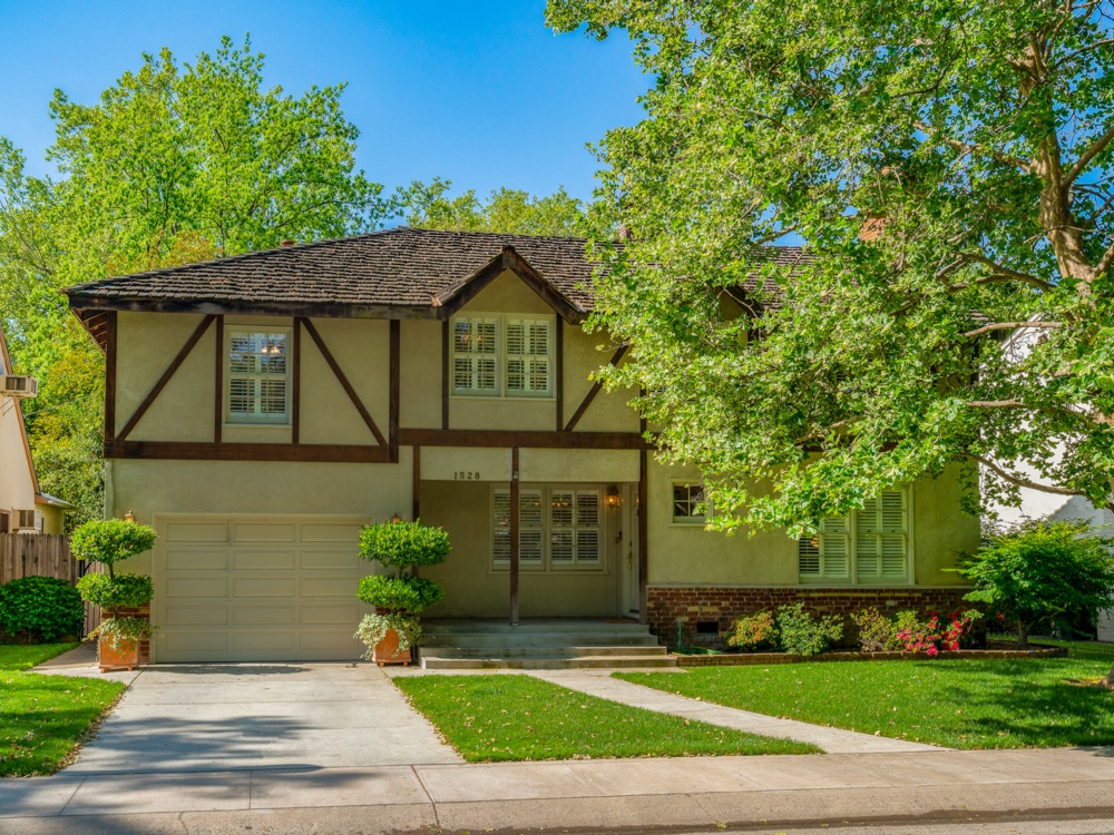 1528 9th Ave.