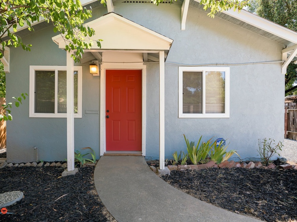 2924 La Solidad Way